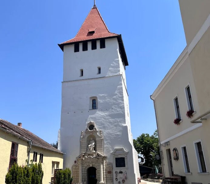 Turnul Ciunt, Romania, Romania